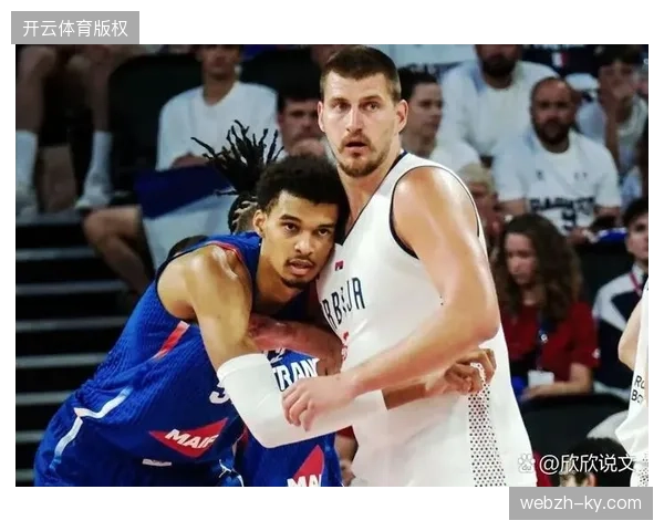 塞尔维亚的双塔奇兵具备强大的禁区统治力，但其边后卫的回防速度将面临严峻考验